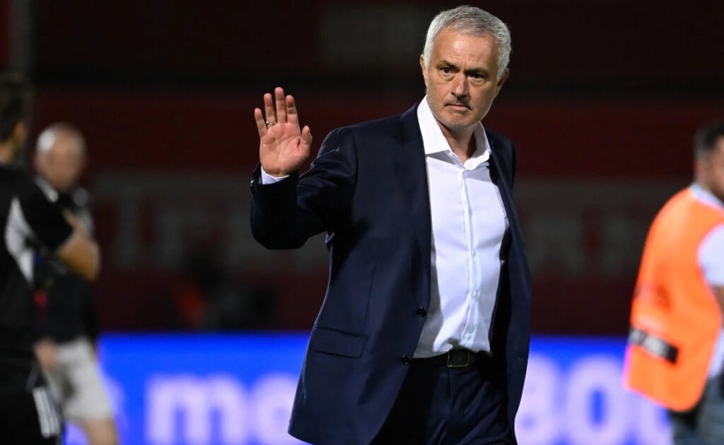 Jose Mourinho Gets His First Champions League Win With Benfica Against Ajax